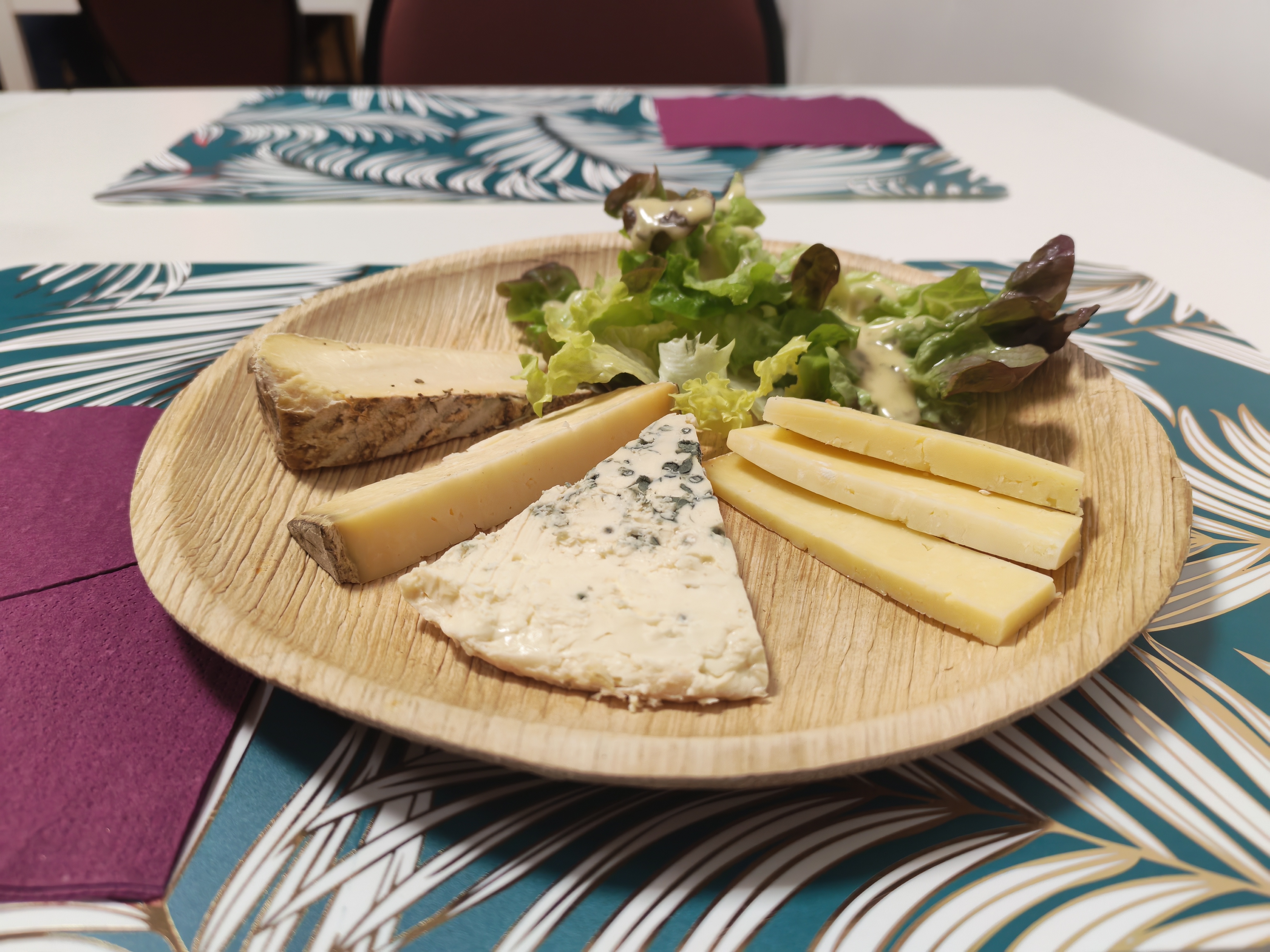 Photo d'un assortiment de fromages locaux